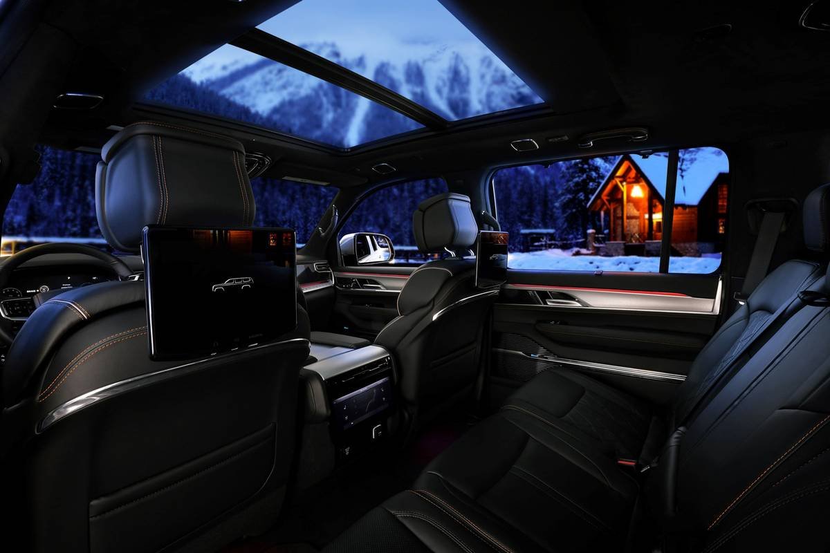 Grand Wagoneer second-row captain seats